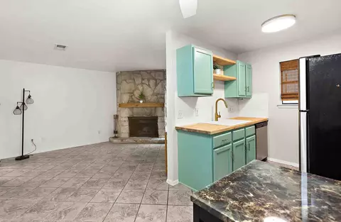 4307 S 1st St #106, Austin, TX 78745