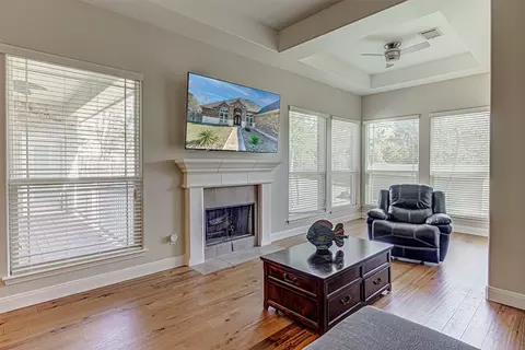 Living - 105 Arbors Cir, Elgin, TX 78621 photo 4 of 5