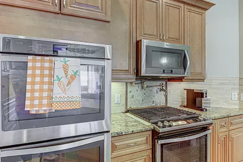 Kitchen - 105 Arbors Cir, Elgin, TX 78621 photo 6 of 8