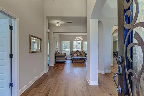 Entry Way - 105 Arbors Cir, Elgin, TX 78621 photo 2 of 3