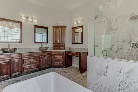 Bath - 105 Arbors Cir, Elgin, TX 78621 photo 2 of 4