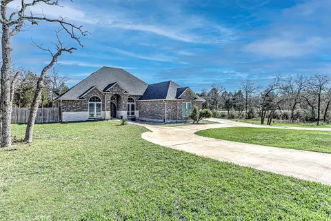 Exterior - 105 Arbors Cir, Elgin, TX 78621 photo 2 of 3
