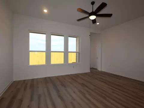 Living - 13212 Keefer Dr, Manchaca, TX 78652 photo 2 of 4