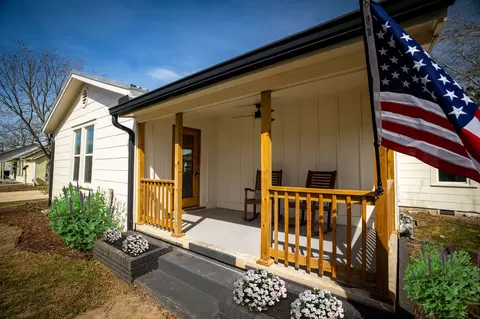 215 Paulus St, Schulenburg, TX 78956