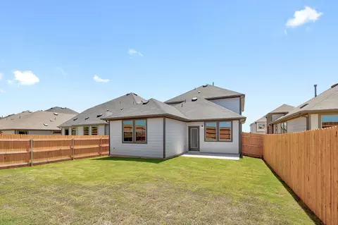 Exterior - 210 Hornet St, Elgin, TX 78621 photo 4 of 6