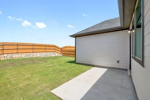 Exterior - 210 Hornet St, Elgin, TX 78621 photo 3 of 6