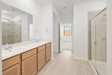 Bath - 210 Hornet St, Elgin, TX 78621 photo 1 of 2