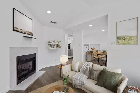 6409 Burns St #304, Austin, TX 78752