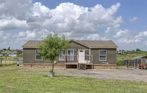 445 Rancho Linda Dr, Lockhart, TX 78644