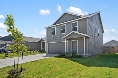 333 Cowpoke Dr, Jarrell, TX 76537