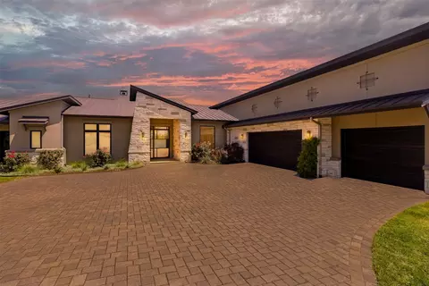 8801 Bellancia Dr, Austin, TX 78738