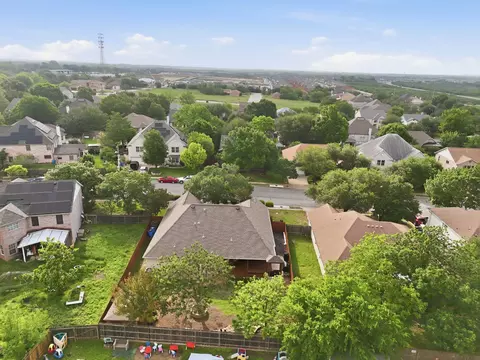 903 E Olympic Dr, Pflugerville, TX 78660