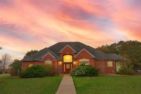 900 Schulze Rd, Schulenburg, TX 78949