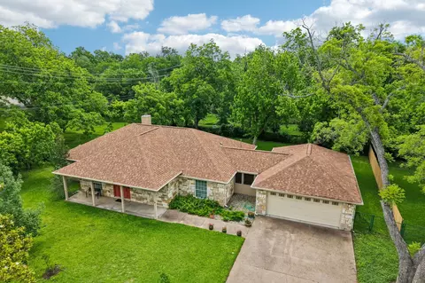 View/Area - 307 W 4th St, Elgin, TX 78621 photo 1 of 3