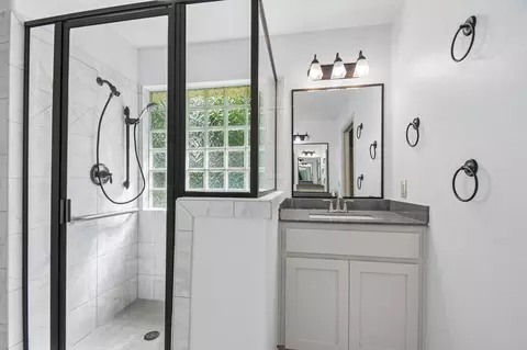 Bath - 307 W 4th St, Elgin, TX 78621 photo 1 of 2
