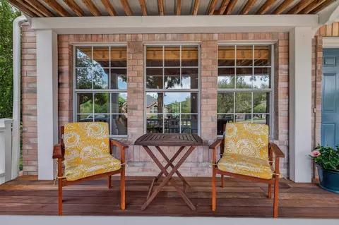 8910 Spicebrush Dr, Austin, TX 78759