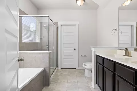 Bath - 233 Trellis Blvd, Leander, TX 78641 photo 1 of 3