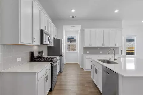 Kitchen - 432 Deerpath St, Leander, TX 78641 photo 3 of 4