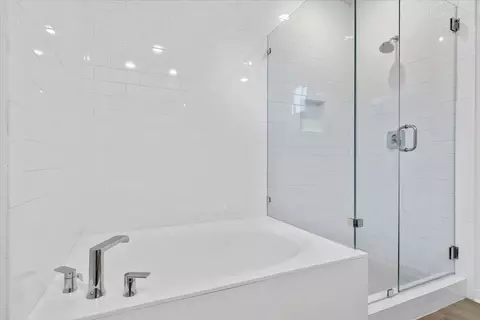 Bath - 432 Deerpath St, Leander, TX 78641 photo 3 of 4