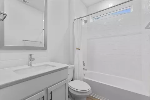 Bath - 432 Deerpath St, Leander, TX 78641 photo 4 of 4