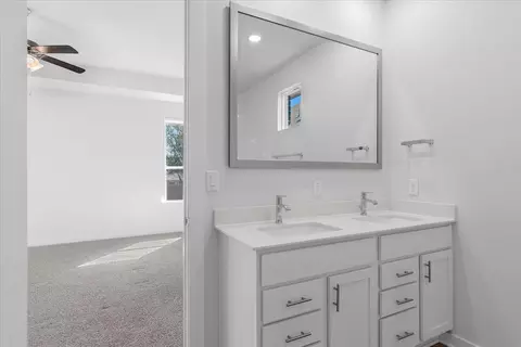 Bath - 432 Deerpath St, Leander, TX 78641 photo 1 of 4