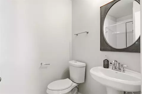 Bath - 486 Pond View Pass, Buda, TX 78610 photo 1 of 5