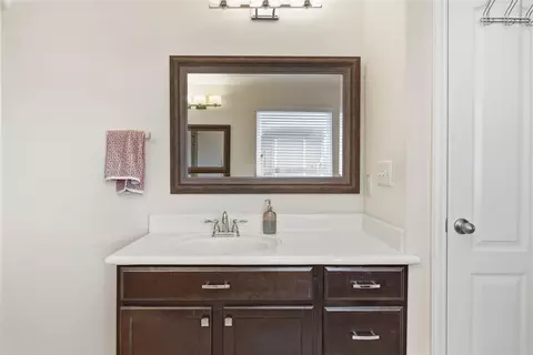 Bath - 486 Pond View Pass, Buda, TX 78610 photo 4 of 5