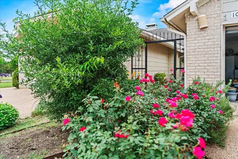 10920 Crown Colony Dr #C, Austin, TX 78747