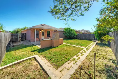Exterior - 913 Dexter Dr, Leander, TX 78641 photo 5 of 6