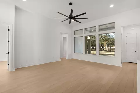 Living - 123 Timberwilde Dr #60, Georgetown, TX 78633 photo 2 of 4