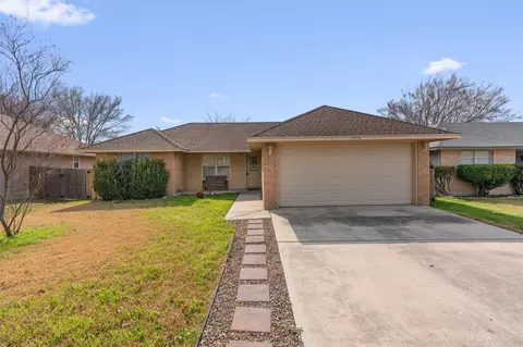 2054 Bentwood Dr, New Braunfels, TX 78130