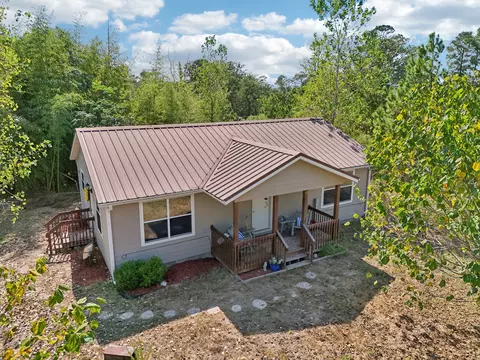 122 Rolling Pines Dr, Smithville, TX 78957