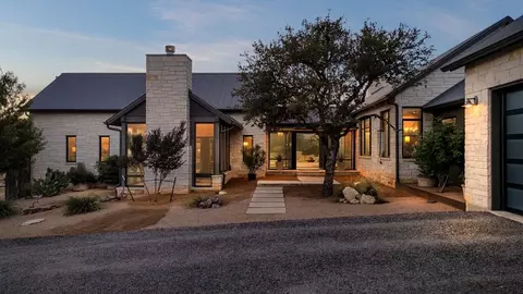 417 Summit Spring Ln, Johnson City, TX 78636