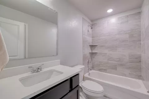 Bath - 3500 Beutel Rd, Lorena, TX 76655 photo 2 of 2