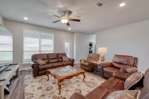 Living - 3500 Beutel Rd, Lorena, TX 76655 photo 2 of 4