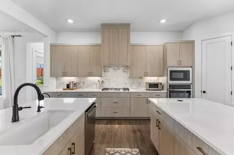 Kitchen - 471 Diamondleaf Dr, Buda, TX 78610 photo 4 of 6
