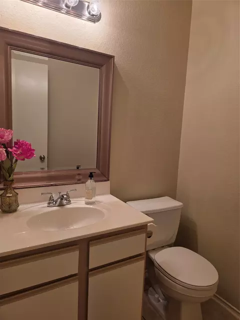 Bath - 306 Greener Dr, Leander, TX 78641 photo 1 of 3
