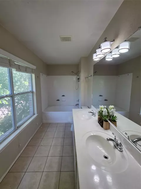 Bath - 306 Greener Dr, Leander, TX 78641 photo 3 of 3