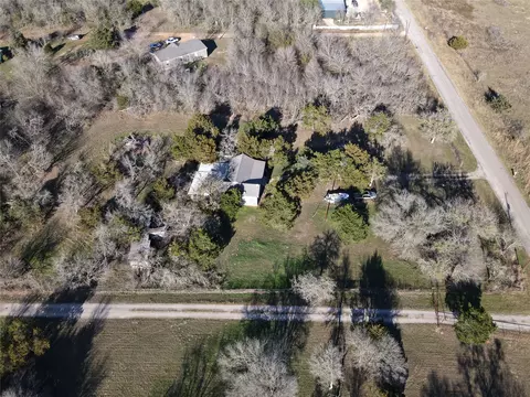 221 Lower Elgin Rd, Elgin, TX 78621 photo 4