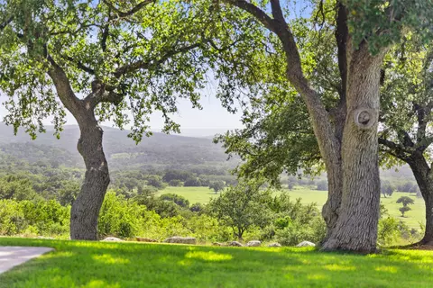 4529 Ranch Road 3347, Round Mountain, TX 78663