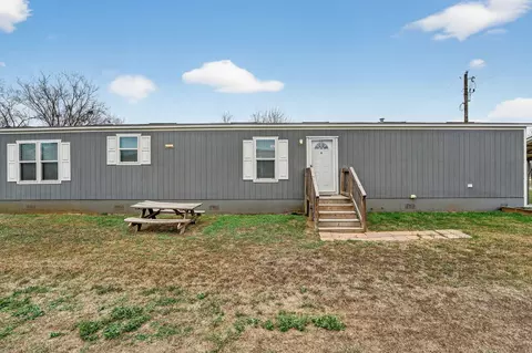 16 Fourth St, Maxwell, TX 78656 photo 4