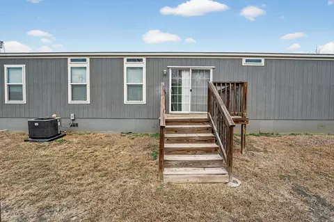 16 Fourth St, Maxwell, TX 78656 photo 5