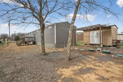 16 Fourth St, Maxwell, TX 78656 photo 3