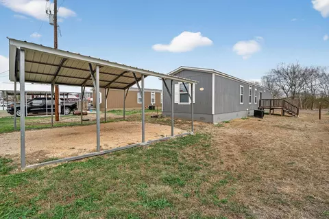 16 Fourth St, Maxwell, TX 78656 photo 6