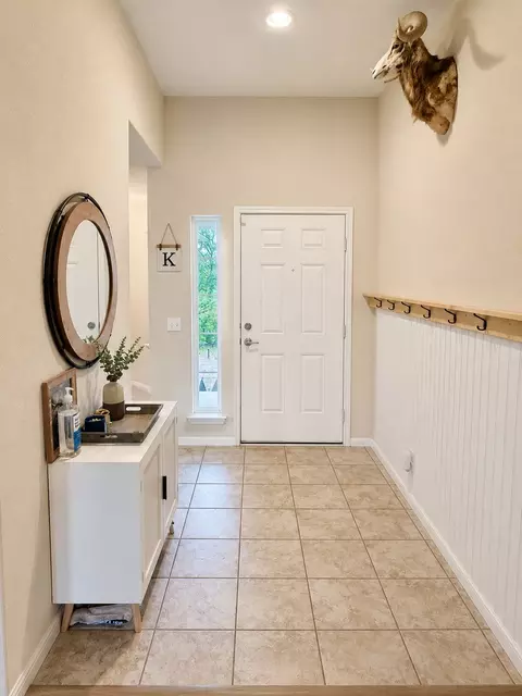 107 Jim Dandy Dr, Elgin, TX 78621 photo 3