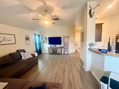 107 Jim Dandy Dr, Elgin, TX 78621 photo 7