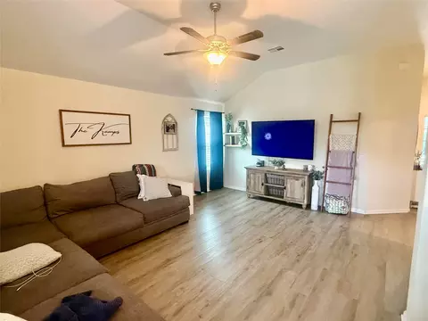 107 Jim Dandy Dr, Elgin, TX 78621 photo 8