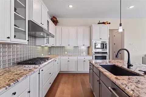 Kitchen - 2000 Mazarro Dr, Leander, TX 78641 photo 2 of 2