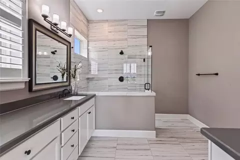 Bath - 2000 Mazarro Dr, Leander, TX 78641 photo 2 of 5