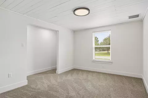 404 E Wolf St, Granger, TX 76530 photo 14